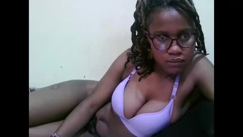 pretty_mellan online show from 02/11/25, 08:58