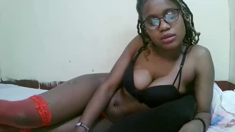 pretty_mellan online show from 02/14/25, 12:41