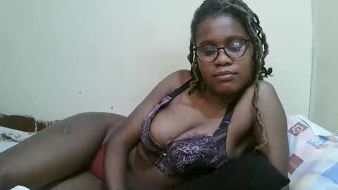pretty_mellan online show from 02/19/25, 08:33