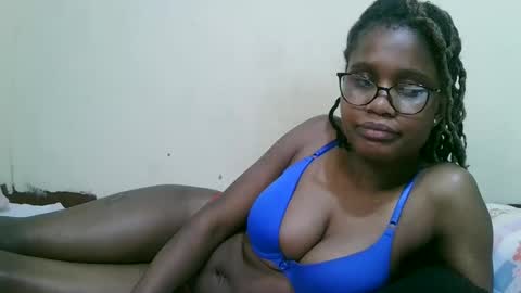 pretty_mellan online show from 02/21/25, 10:37