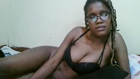 pretty_mellan online show from 02/28/25, 12:43