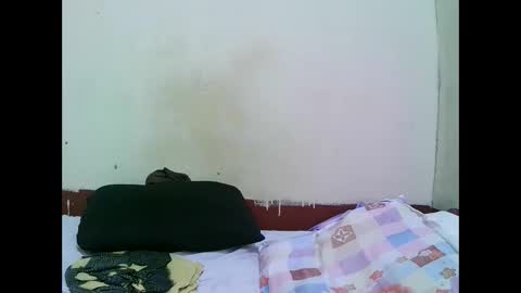 pretty_mellan online show from 03/03/25, 12:26