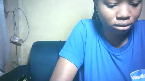 pretty_milan online show from 12/20/25, 10:11