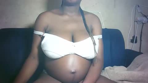 pretty_milan online show from 03/10/26, 08:25