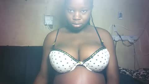 pretty_milan online show from 03/18/26, 07:55