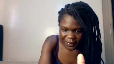 naya online show from 10/26/25, 10:10