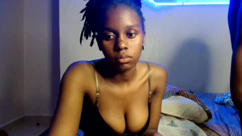 Snapshot of pretty_nyra chatting on 06/14/26, 02:24 Nyra online show from 06/14/26, 02:24