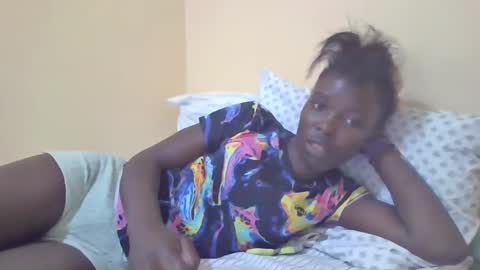pretty_petite_ebony online show from 01/06/25, 08:39