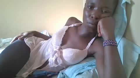 pretty_petite_ebony online show from 02/16/25, 02:32