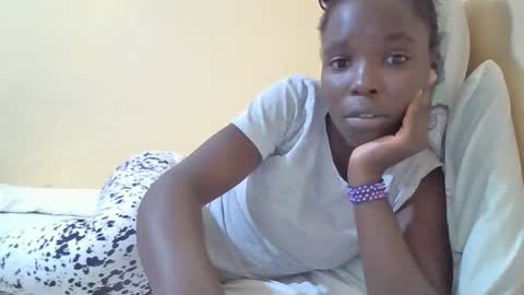 pretty_petite_ebony online show from 02/26/25, 01:43