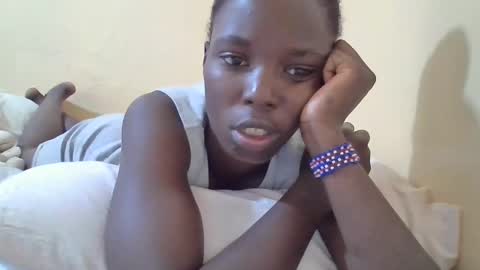 pretty_petite_ebony online show from 03/03/25, 04:47