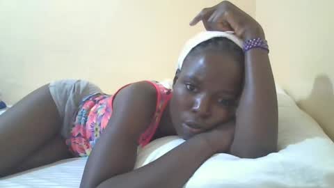 pretty_petite_ebony online show from 03/06/25, 02:41