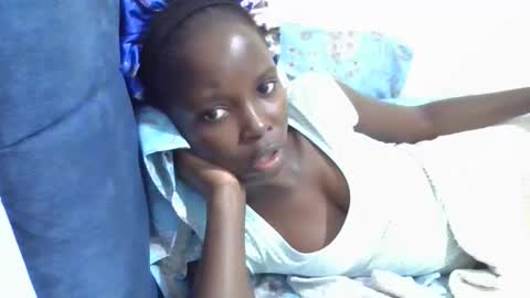 pretty_petite_ebony online show from 03/28/26, 07:41