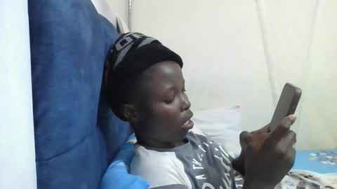 pretty_petite_ebony online show from 04/08/26, 06:08