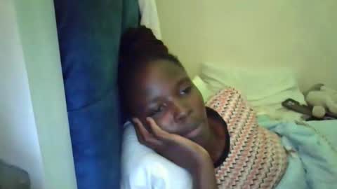 pretty_petite_ebony online show from 04/27/26, 08:01