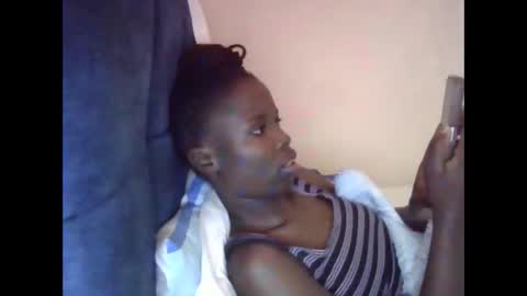pretty_petite_ebony online show from 04/28/26, 02:33