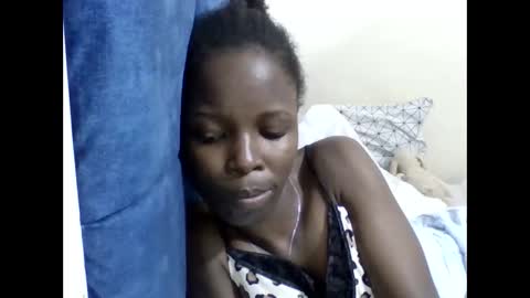 pretty_petite_ebony online show from 05/27/26, 12:07