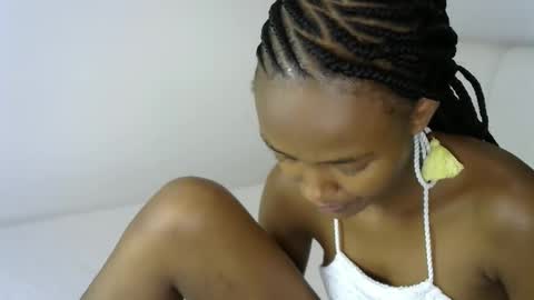 Snapshot of pretty_queennie chatting on 05/20/26, 07:09 Pretty doll online show from 05/20/26, 07:09
