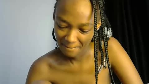 Snapshot of pretty_queennie chatting on 05/27/26, 10:18 Pretty doll online show from 05/27/26, 10:18