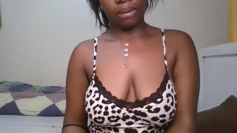 pretty_shila online show from 10/18/25, 05:35