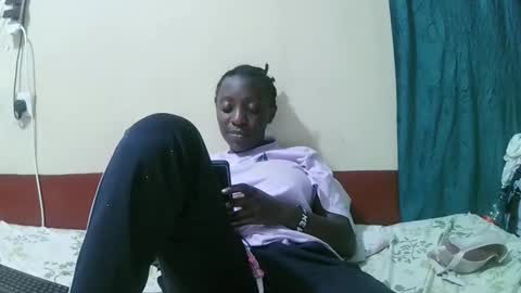 Snapshot of pretty_tiffany1 chatting on 11/30/25, 09:30 pretty_tiffany1 online show from 11/30/25, 09:30