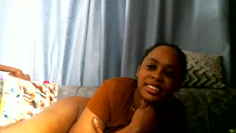 Snapshot of pretty_zii chatting on 07/06/26, 10:56 zii online show from 07/06/26, 10:56