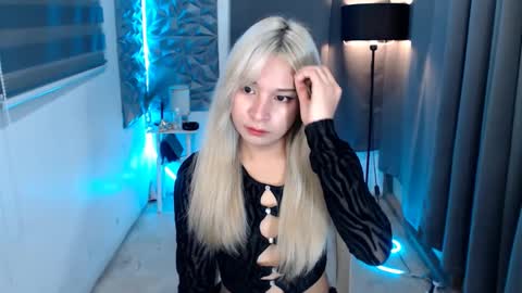 prettyallison_29 online show from 02/10/25, 01:35