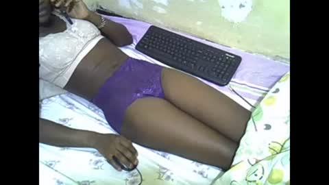 prettyalma online show from 01/02/25, 07:44