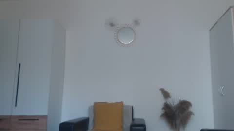 Snapshot of prettyalmaa chatting on 03/10/25, 10:48 Alma online show from 03/10/25, 10:48