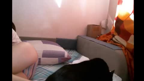 Bella online show from 10/17/25, 04:59