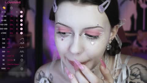 Violet online show from 01/01/25, 06:38