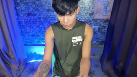 Snapshot of prettyboy_asian chatting on 09/26/25, 07:34 Mark online show from 09/26/25, 07:34