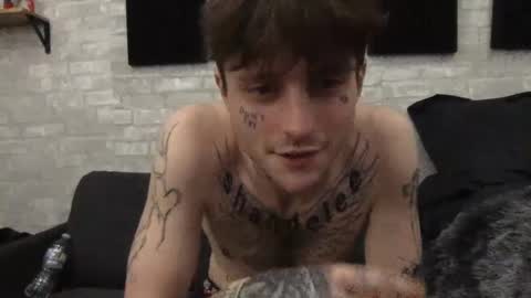 pretty boy online show from 12/28/24, 07:44