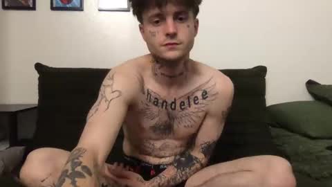 pretty boy online show from 10/15/25, 06:35