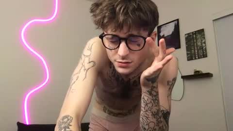 pretty boy online show from 12/14/25, 04:29