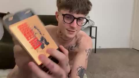 pretty boy online show from 04/01/26, 02:01