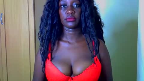 Snapshot of prettycandy0 chatting on 04/27/26, 05:00 prettycandy0 online show from 04/27/26, 05:00