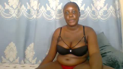 Snapshot of prettydarkskin002 chatting on 02/02/26, 11:09 SHANIA online show from 02/02/26, 11:09