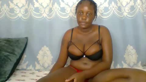 Snapshot of prettydarkskin002 chatting on 02/12/26, 11:27 SHANIA online show from 02/12/26, 11:27