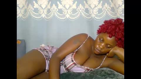 Snapshot of prettydarkskin002 chatting on 05/27/26, 08:50 SHANIA online show from 05/27/26, 08:50