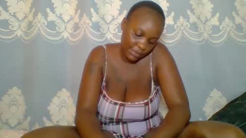 Snapshot of prettydarkskin002 chatting on 05/28/26, 09:39 SHANIA online show from 05/28/26, 09:39