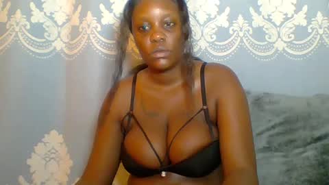 Snapshot of prettydarkskin002 chatting on 07/01/26, 08:05 SHANIA online show from 07/01/26, 08:05
