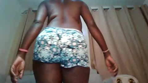 prettydulce online show from 09/18/25, 02:35