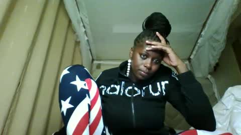 prettydulce online show from 02/18/26, 04:36