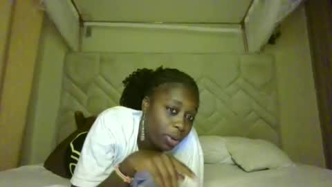 Snapshot of prettydulce chatting on 05/02/26, 03:33 prettydulce online show from 05/02/26, 03:33