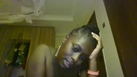 Snapshot of prettydulce chatting on 05/23/26, 02:21 prettydulce online show from 05/23/26, 02:21