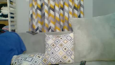 Snapshot of prettyela chatting on 10/19/25, 09:37 PrettyEla online show from 10/19/25, 09:37