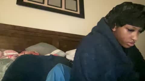 prettyfacefemale online show from 04/15/26, 07:43