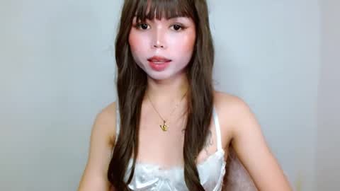 Snapshot of prettyjulian chatting on 12/20/24, 05:36 SEXY JULIA online show from 12/20/24, 05:36