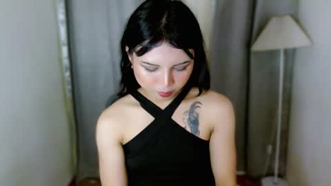 Snapshot of prettyjulian chatting on 10/20/25, 05:08 SEXY JULIA online show from 10/20/25, 05:08